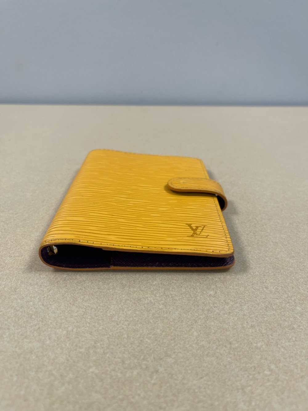 Louis Vuitton Epi PM 6-Ring Agenda Passport Holder in Yellow - Preowned - Picture 6 of 10